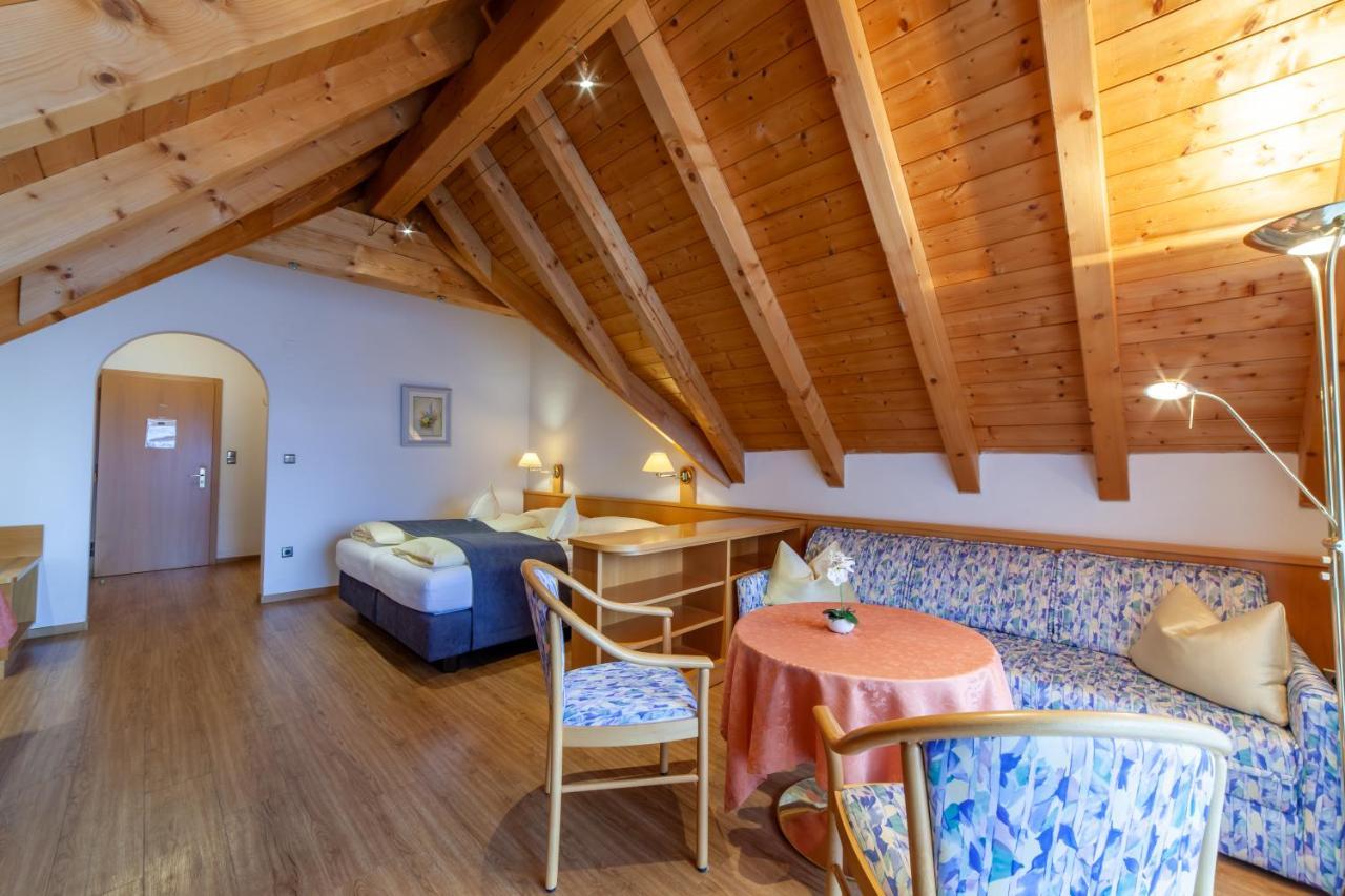 Fruehstuecks-Hotel Olympia Tirolo Zewnętrze zdjęcie